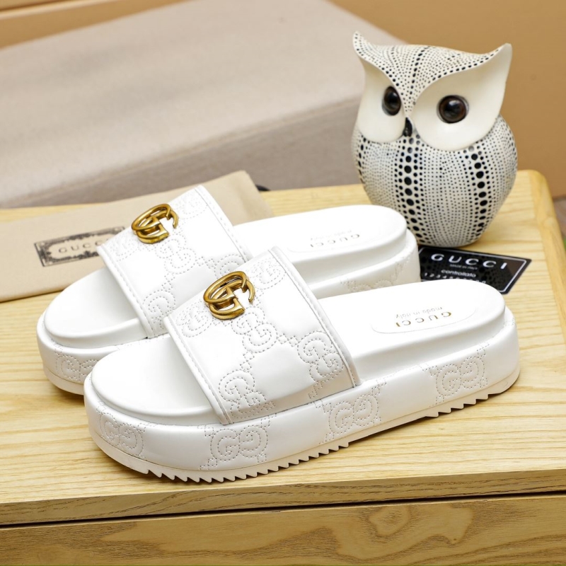 G*u*i slippers